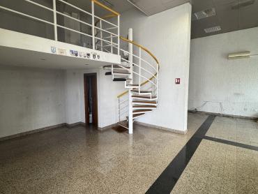 DVOETAŽNI POSLOVNI PROSTOR S PODRUMOM 