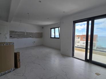 Predivna novogradnja s pogledom na more – spremna za useljenje!