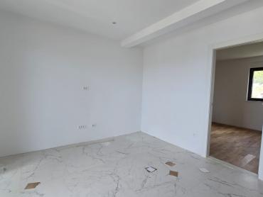 Predivna novogradnja s pogledom na more – spremna za useljenje!