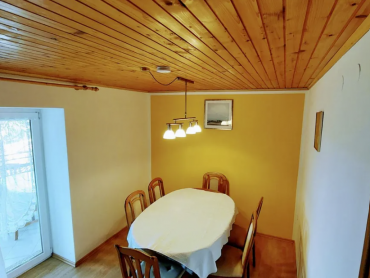 Hitno! Kuća za 8 radnika!