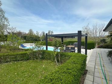 Vila 582 m2, bazen, teniski teren, parcela 5500 m²