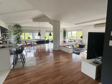 Vila 582 m2, bazen, teniski teren, parcela 5500 m²