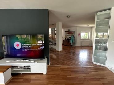 Vila 582 m2, bazen, teniski teren, parcela 5500 m²