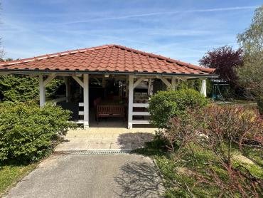 Vila 582 m2, bazen, teniski teren, parcela 5500 m²