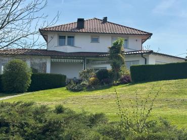 Vila 582 m2, bazen, teniski teren, parcela 5500 m²