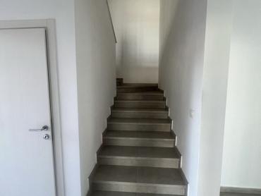 KOSTRENA, DVOETAŽNI STAN, 4S+DB, 175 m2