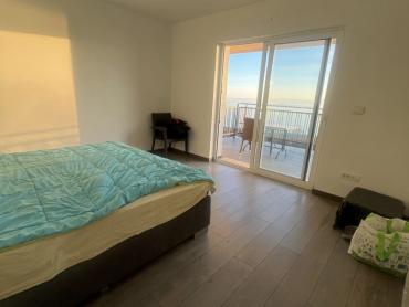 KOSTRENA, DVOETAŽNI STAN, 4S+DB, 175 m2