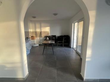 KOSTRENA, DVOETAŽNI STAN, 4S+DB, 175 m2