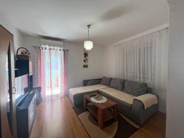 Fažana, okolica! Lijepa kuća sa dva stana