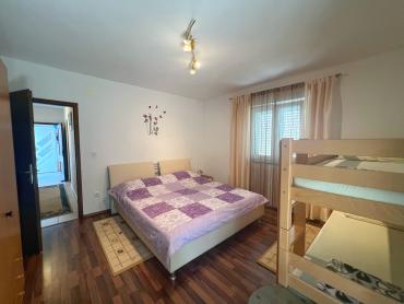 Fažana, okolica! Lijepa kuća sa dva stana