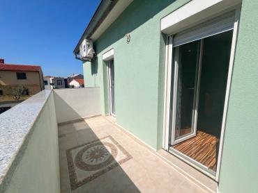 Fažana, okolica! Lijepa kuća sa dva stana