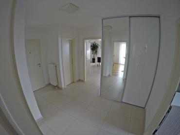 Appartamento a Zamet, Rijeka – 94m², vista sul Quarnero, garage + ascensore