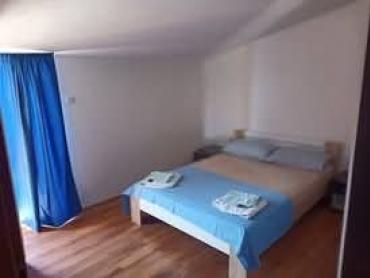 KUĆA SA TRI STAMBENE JEDINICE