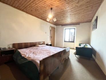 2 KUĆE I GRAĐEVINSKO ZEMLJIŠTE SA JEDINSTVENIM POGLEDOM