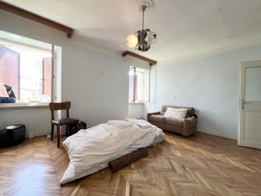 2 KUĆE I GRAĐEVINSKO ZEMLJIŠTE SA JEDINSTVENIM POGLEDOM