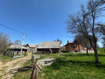 PRODAJE SE SEOSKO IMANJE OD 5000 m2 BLIZINA GOSPIĆA