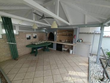 PRODAJE SE APARTMANSKA KUĆA  NA OTOKU VIRU!!