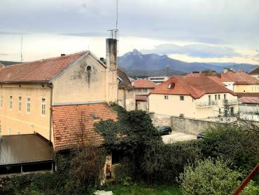 Poslovno-stambena zgrada u centru Ogulinu