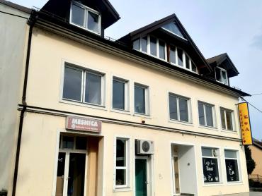 Poslovno-stambena zgrada u centru Ogulinu