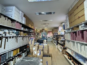 POSLOVNI PROSTOR U ODLIČNOJ ZGRADI S 2 PARKIRNA MJESTA