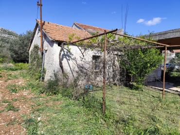 Kuća za adaptaciju u Grebaštici