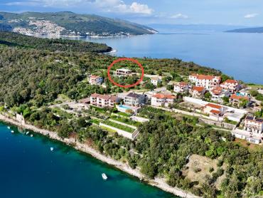 VILLA NA JEDINSTVENOJ LOKACIJI 80M OD MORA! ROH BAU