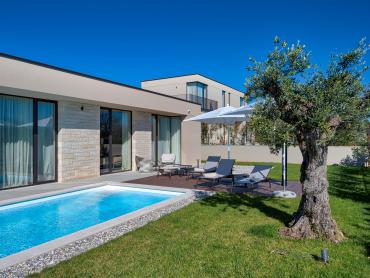 Ekskluzivna smart home vila, kompletno opremljena, s otvorenim pogledom 