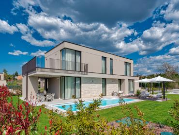 Ekskluzivna smart home vila, kompletno opremljena, s otvorenim pogledom 
