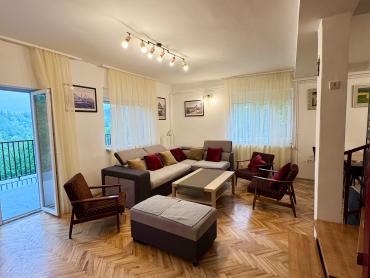 KUĆA U PREKRASNOJ PRIRODI - BLIZINA CENTRA