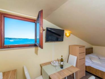NAMJEŠTENI STUDIO APARTMAN 1.RED DO MORA