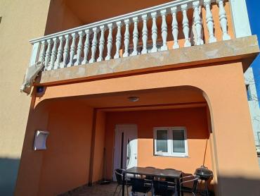 PRODAJE SE APARTMAN PRIZEMLJE VIR