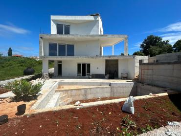 CASA CON PISCINA E AREA SPA - ISTRIA/KRNICA