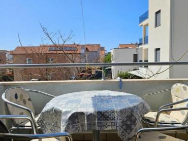 SRIMA - useljiv apartman 300 metara od mora