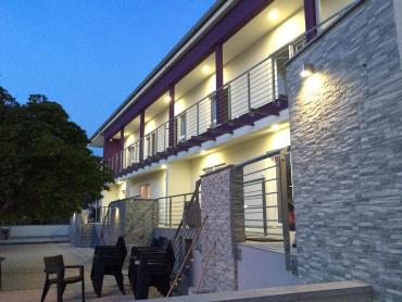 Apartmanska kuća na Rabu – prvi red do mora