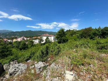 Građevinsko zemljište s projektom