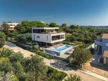 MODERNA VILA S MOREM NA DLANU!