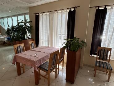 UHODAN RESTORAN + VELIKI PARKING 
