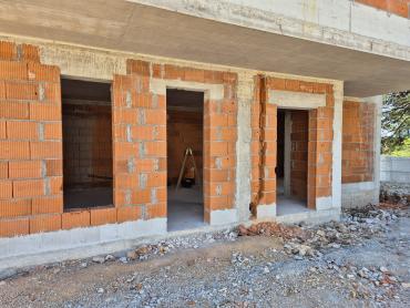Crnica - novogradnja poslovni prostor na izvrsnoj lokaciji