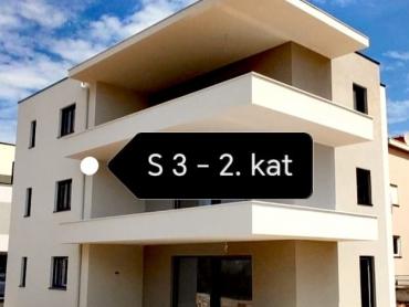 SRIMA - predivan stan 250 metara od plaže 